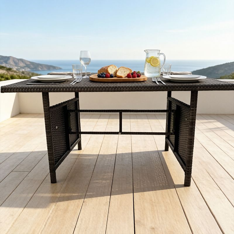 Mesa de jantar de vime para pátio